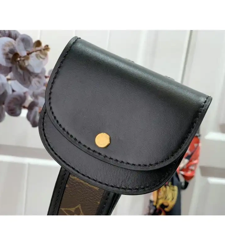 LV 2101SH0039 Bags 0724